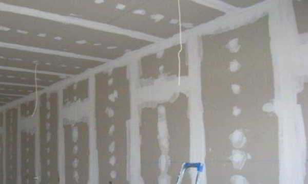Готовимся к покраске — шпаклевка потолка из гипсокартона Готовимся к покраске — шпаклевка потолка из гипсокартона