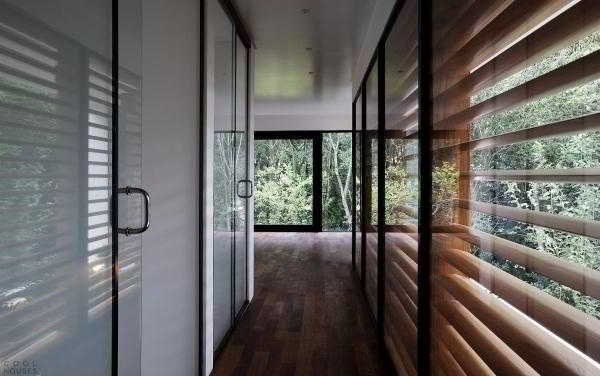 Современный дом LM Residence, построенный в 2008 году