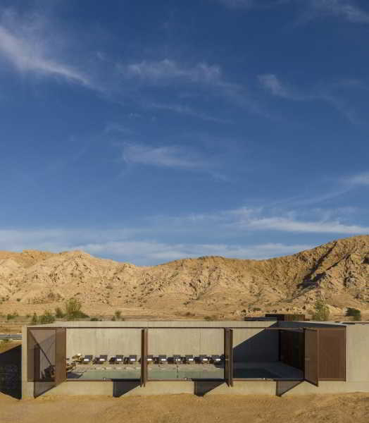 Спа-отель в багровых песках пустыни, Объединенные Арабские Эмираты