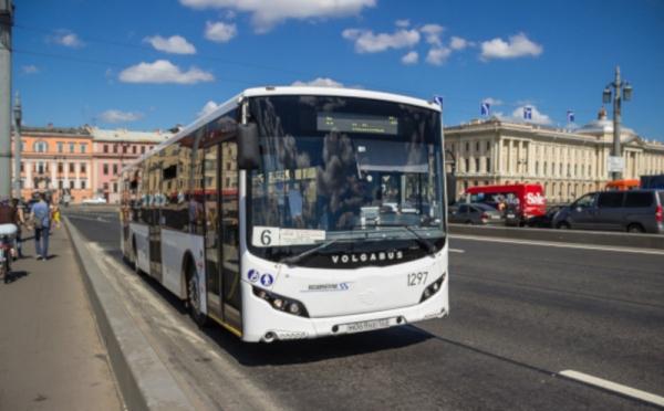 
	    Во всех автобусах Петербурга установят кондиционеры	