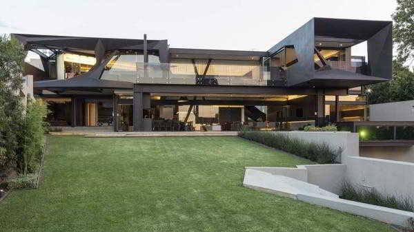 Фантастический загородный дом в стиле хай-тек в ЮАР