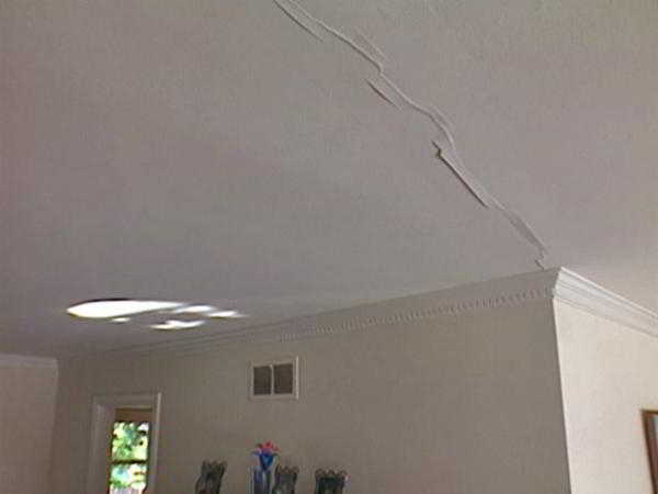 Откуда появляются трещины на потолке и как их предотвратить