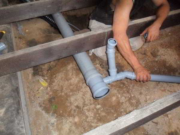 Как правильно стыковать трубы при укладке канализации