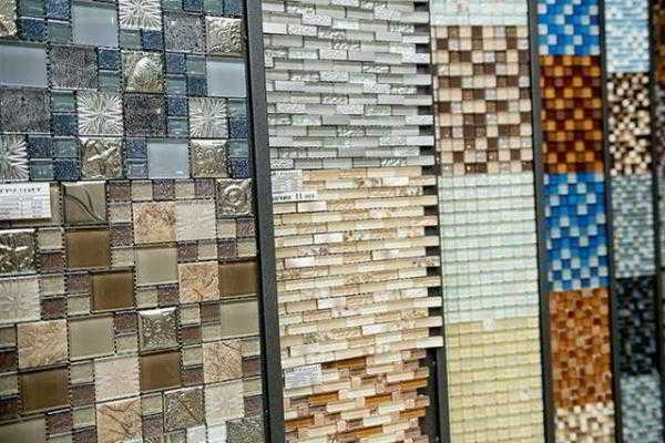 Как правильно клеить мозаику в ванной