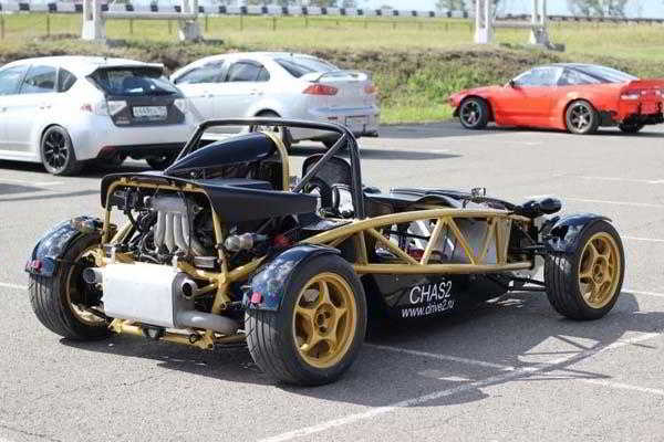 Самодельный спортивный автомобиль реплика Ariel Atom