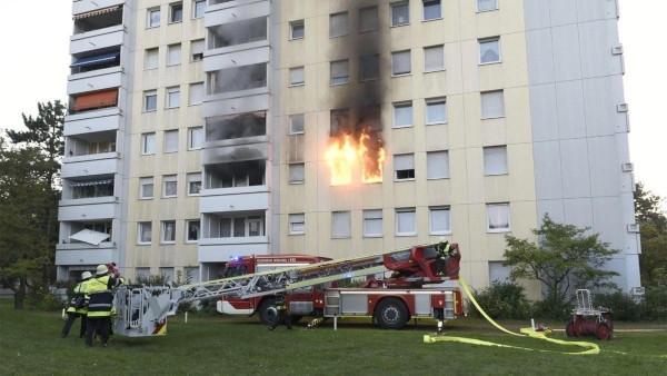 
	    В Германии из-за электросамоката чуть не сгорел девятиэтажный дом	