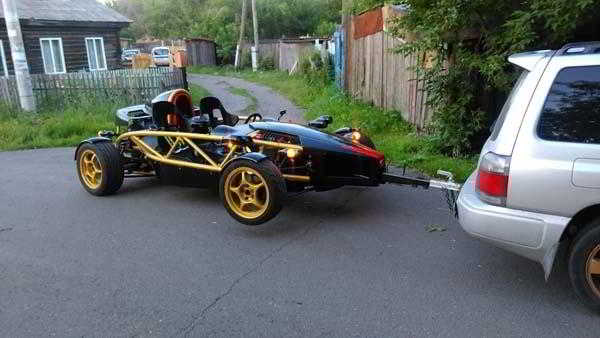 Самодельный спортивный автомобиль реплика Ariel Atom