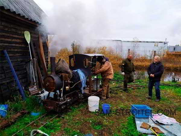 Самодельный паровоз и железная дорога