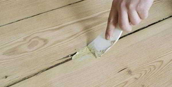 Трещина в деревянном полу — как правильно заделать?