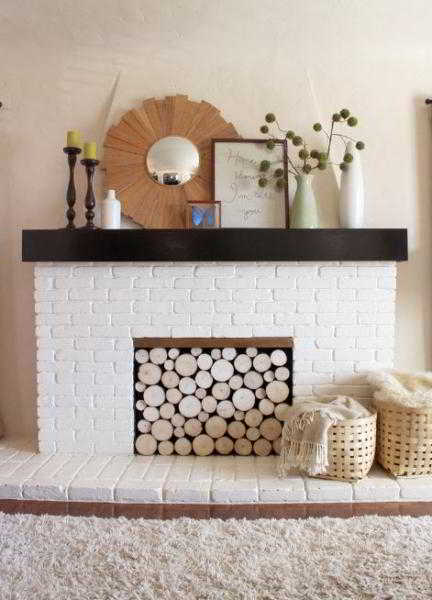 	Декоративный камин для уютной атмосферы				