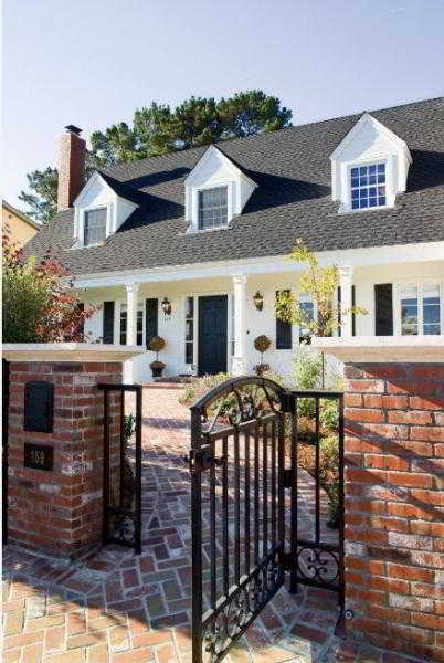 	Кирпичный забор &ndash; практичный и эстетичный способ ограждения участка				
