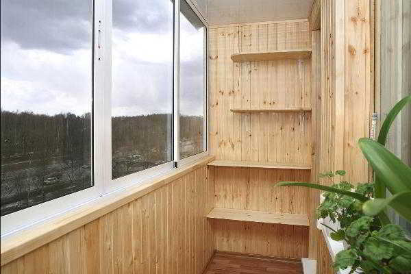 Можно ли утеплить балкон без потери полезного пространства?
