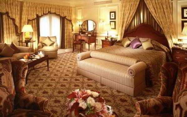 Спальня в восточном стиле: выбор цвета, мебели, декора