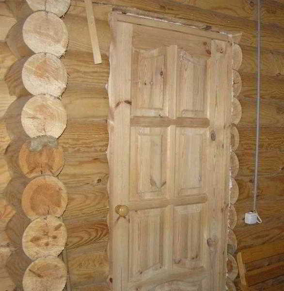 
			Входные двери в баню с улицы		