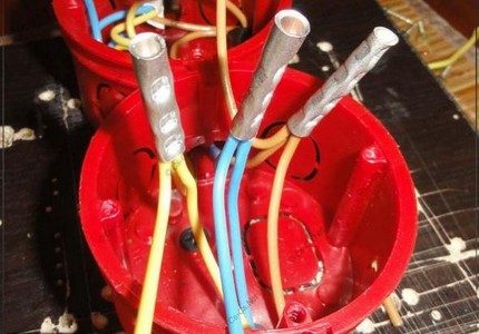 Последовательное и параллельное подключение розеток: шлейфом и звездой