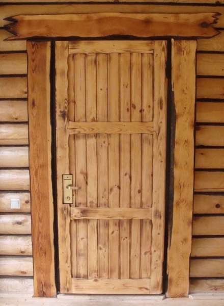 
			Дверь входная деревянная в баню		