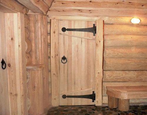 
			Дверь входная деревянная в баню		