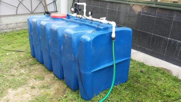 Емкость для воды на дачу &ndash; пластиковые бочки для полива на 1000 литров