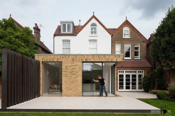 	Фасад из кирпича – практично, красиво, надежно   				