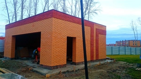 Из чего лучше построить гараж: из какого материала сделать стены качественно и недорого