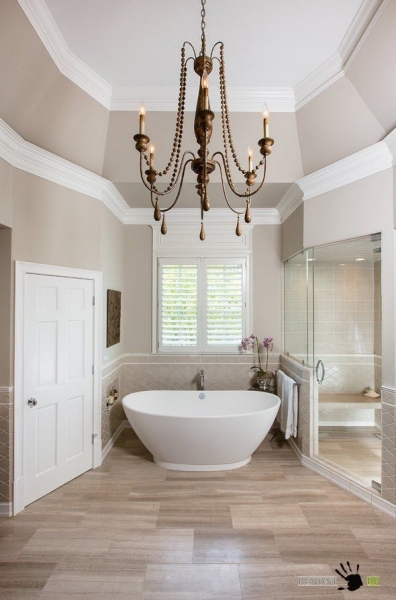 	Люстра в ванной комнате – роскошный завершающий штрих интерьера				