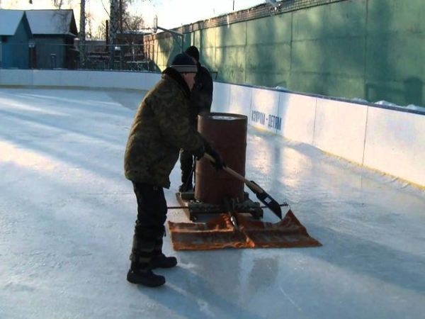Простой способ сделать каток у себя дома