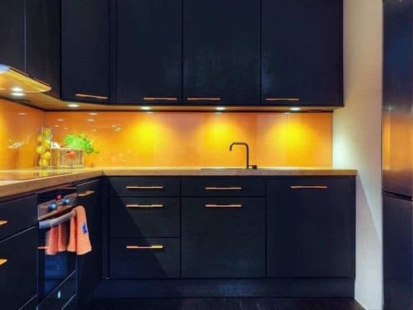 Желтый с черным в дизайне интерьера кухни: сочетание цветов и тонов